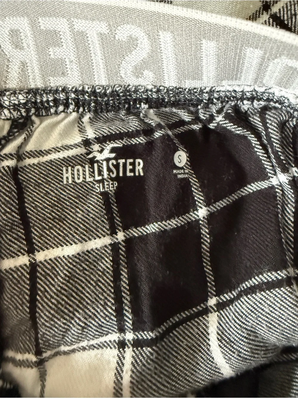 Hollister Women’s Black & White Plaid Pajama Pants | Size: Small